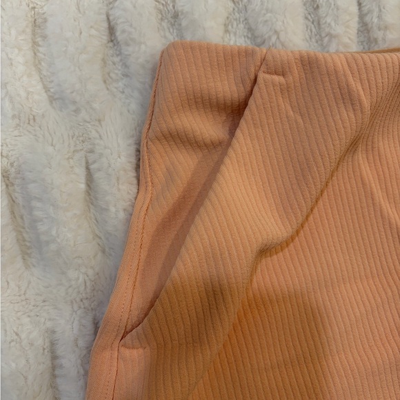 Lululemon Ribbed Softstreme High-Rise Short 2" Size 6 - Picture 5 of 11